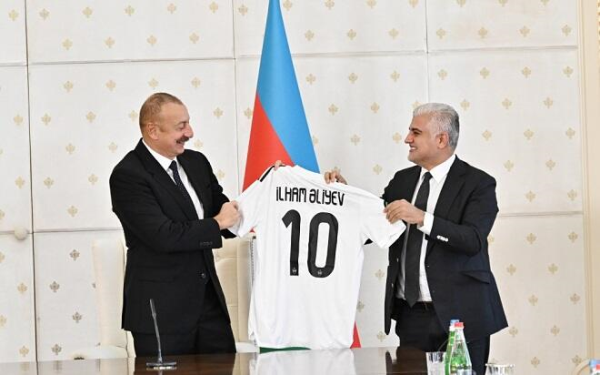 İlham Əliyev futbolçularımızla görüşdü